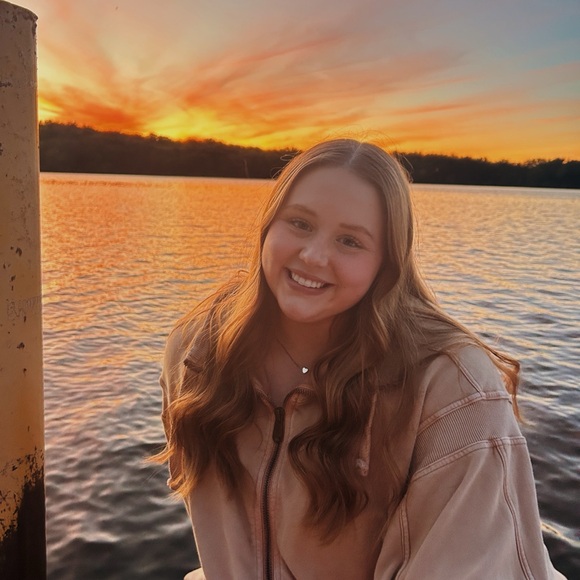 Meet your Posher, Alaina - Picture 1 of 1